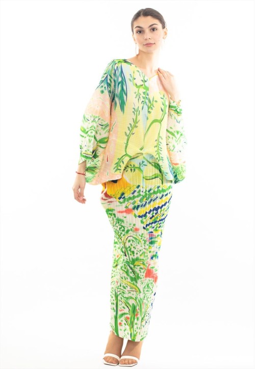 Leaves and Floral Scarf Pirnt Pleated Dress in Kimono sleeves